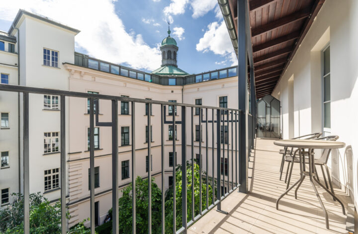 Stunning Classic Luxury Apartment at Angel Wawel