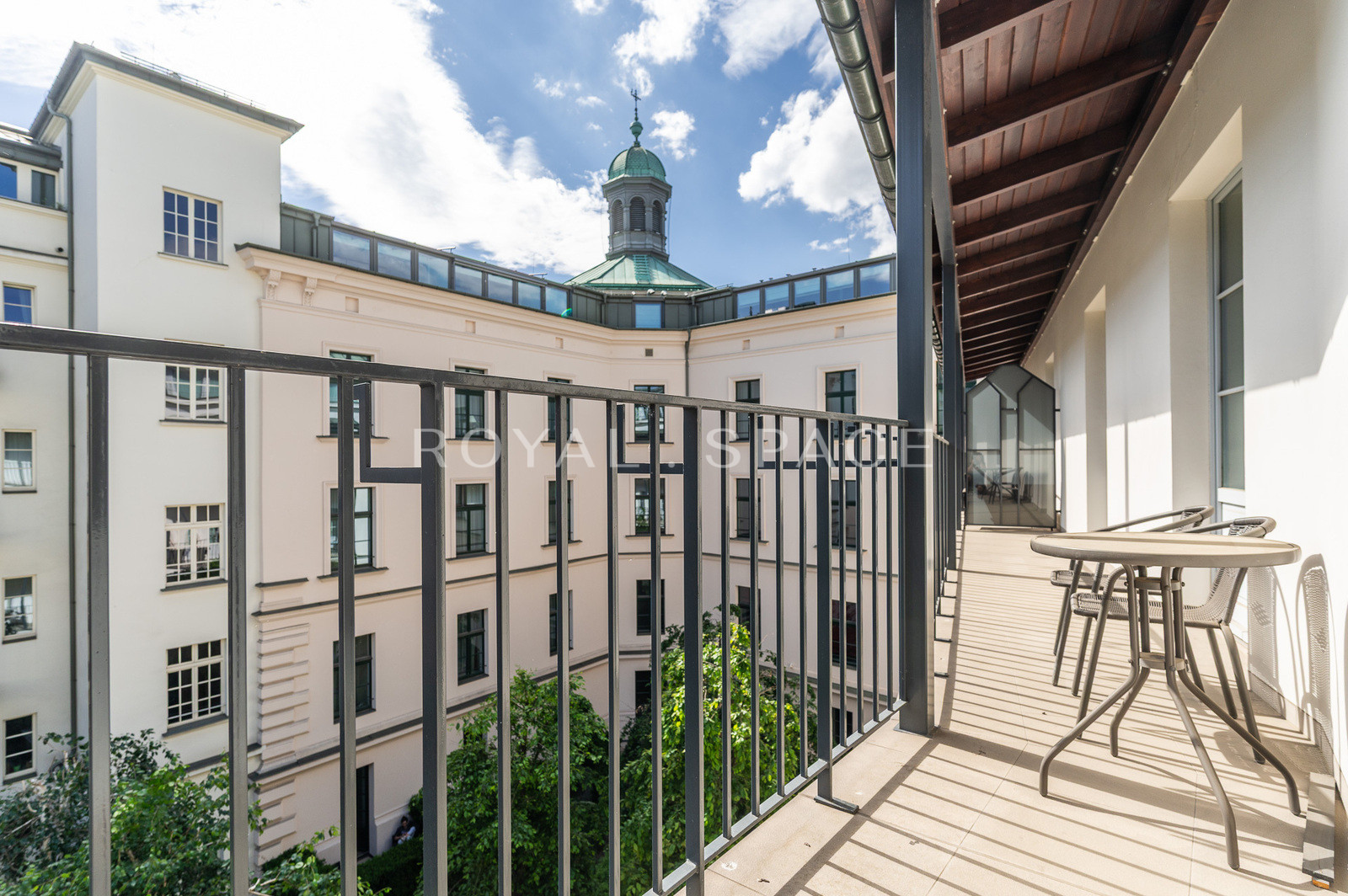Stunning Classic Luxury Apartment at Angel Wawel