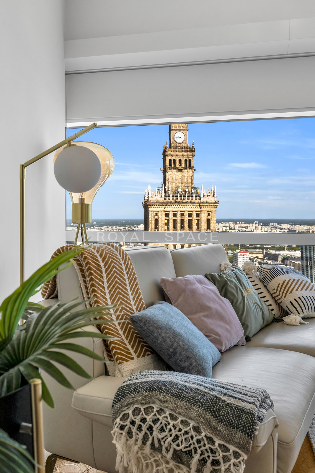 THE FRONT ROW | Złota 44 | The City in Its Best Light