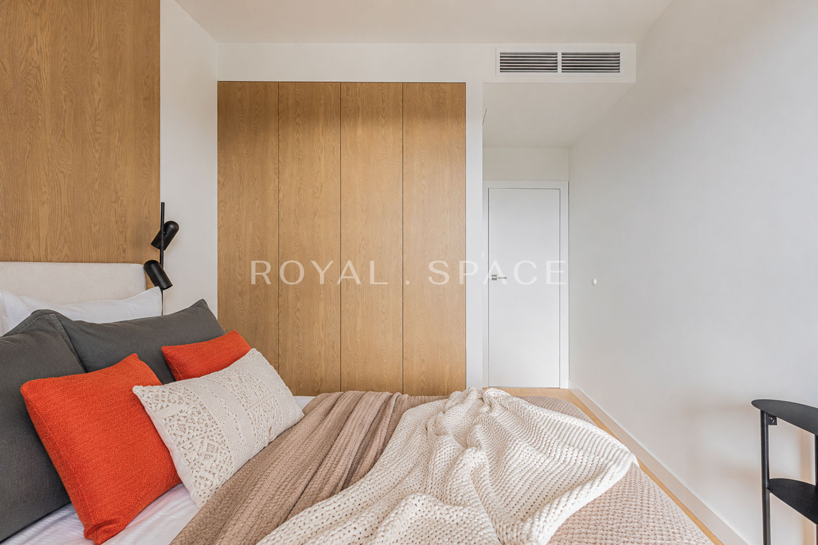 Exclusive apartment | 90 sqm Terrace | 2 Parkings