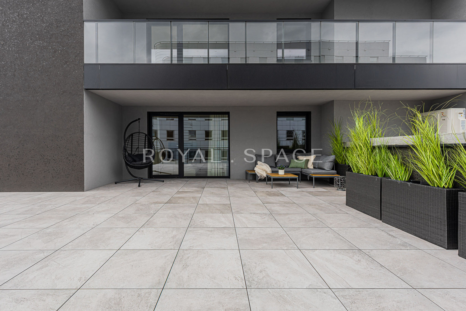 Exclusive apartment | 90 sqm Terrace | 2 Parkings