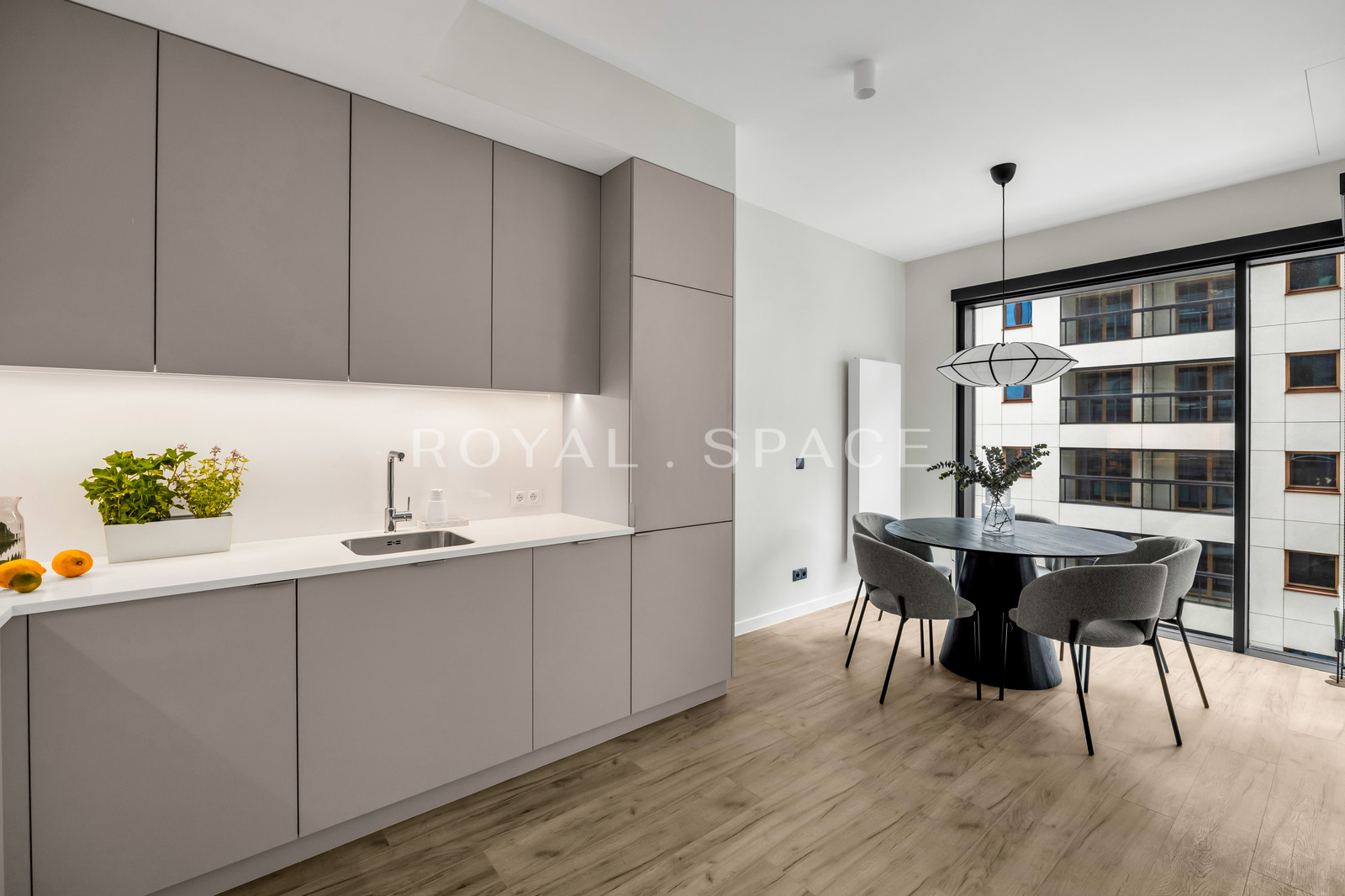 Unikatowy apartament z loggią i klimatyzacją!