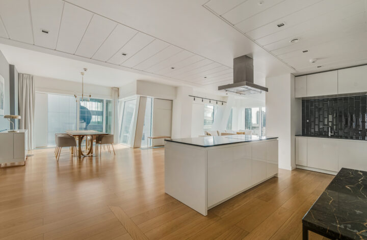 Przestronny jasny apartament na Złotej 44!