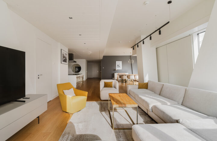Przestronny jasny apartament na Złotej 44!