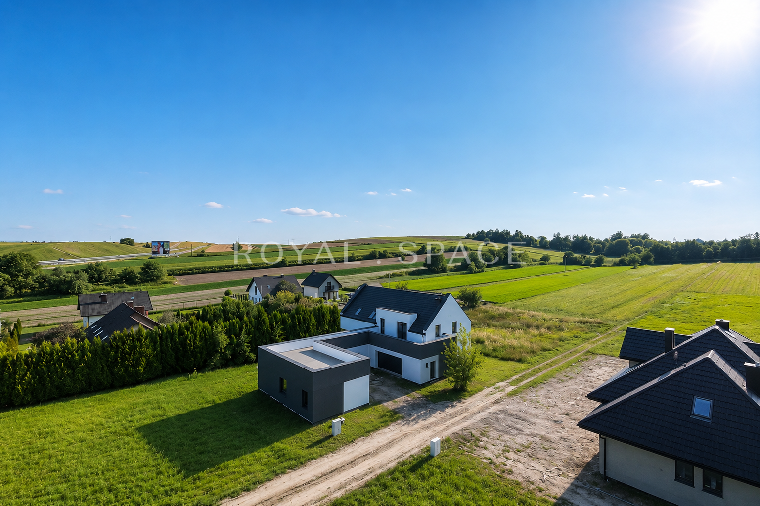 Residence with Pool and 20-Are Plot