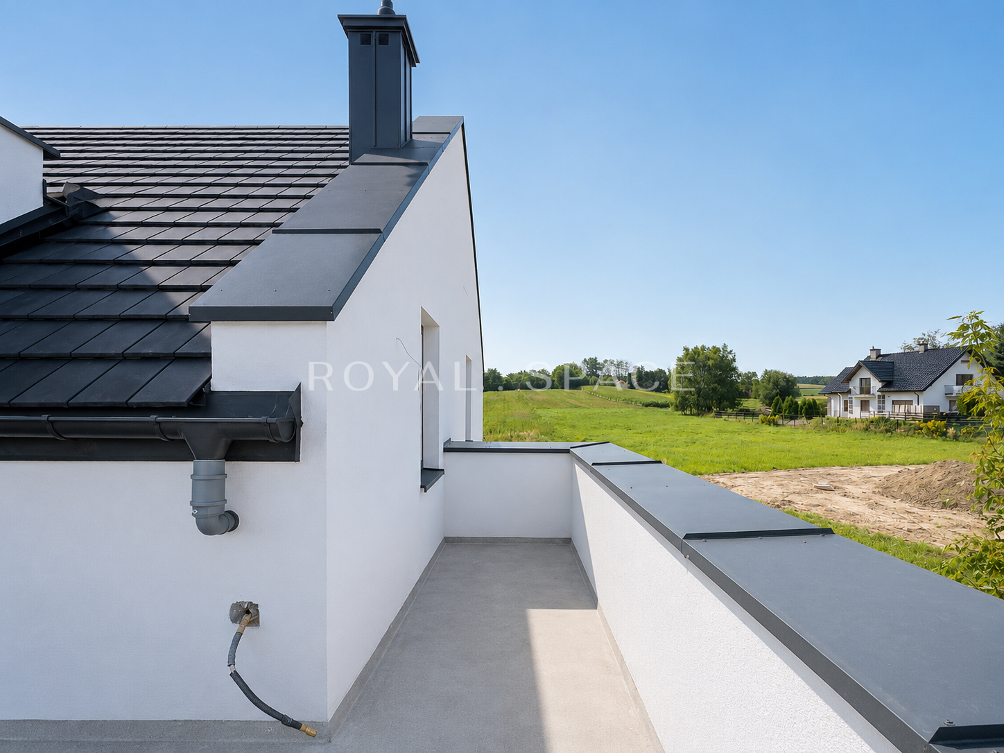 Residence with Pool and 20-Are Plot