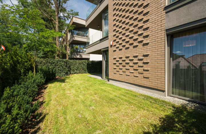 Apartment in Wola Justowska with a garden