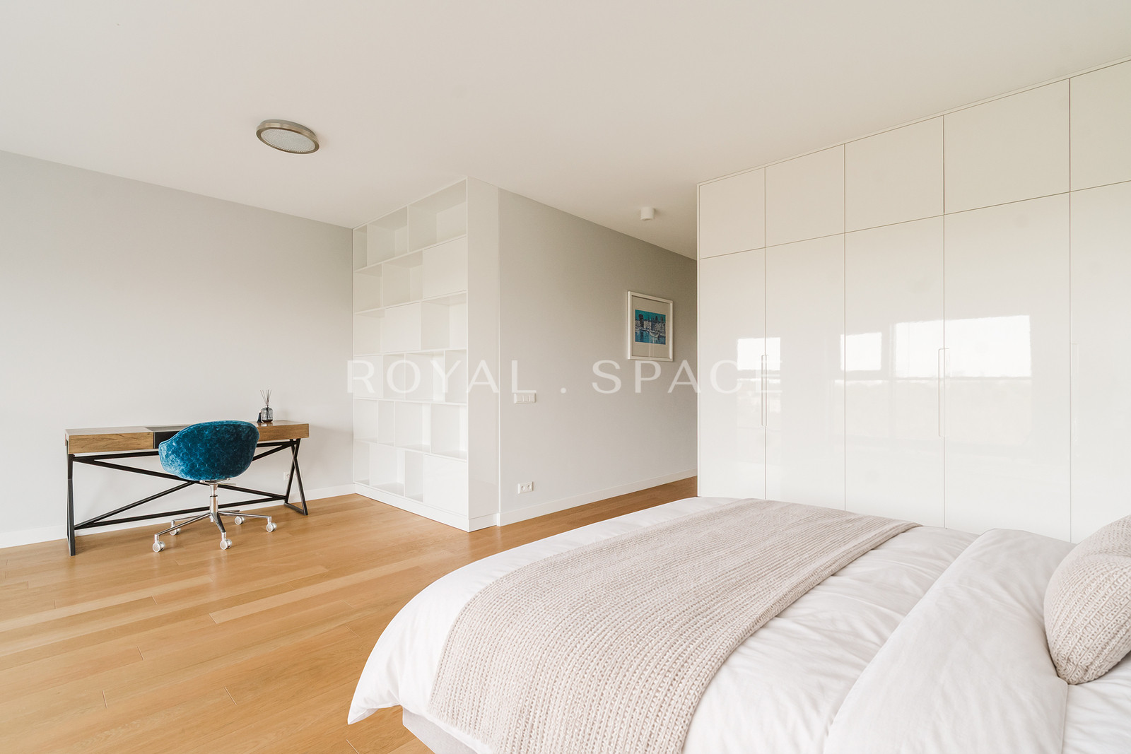Duplex Loft with Panoramic City Views | Qbik