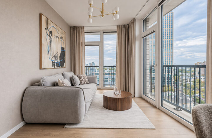 Corner 2-Bedroom Apartment on the 13th Floor | Browary