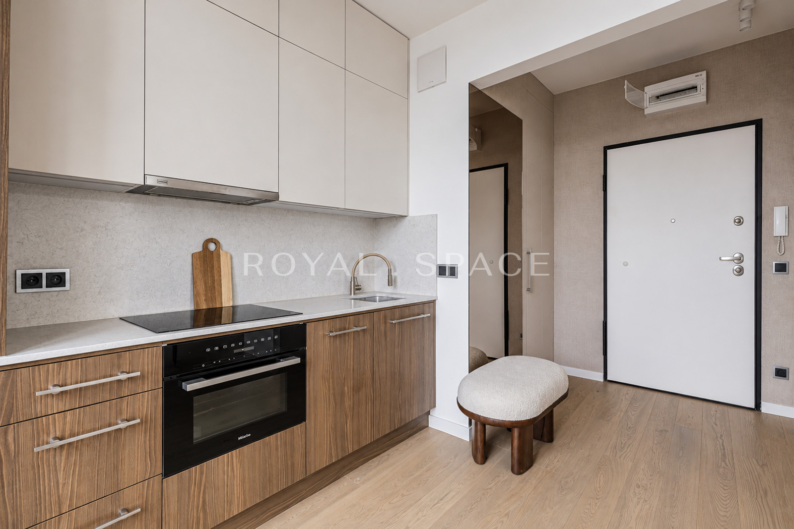 Corner 2-Bedroom Apartment on the 13th Floor | Browary