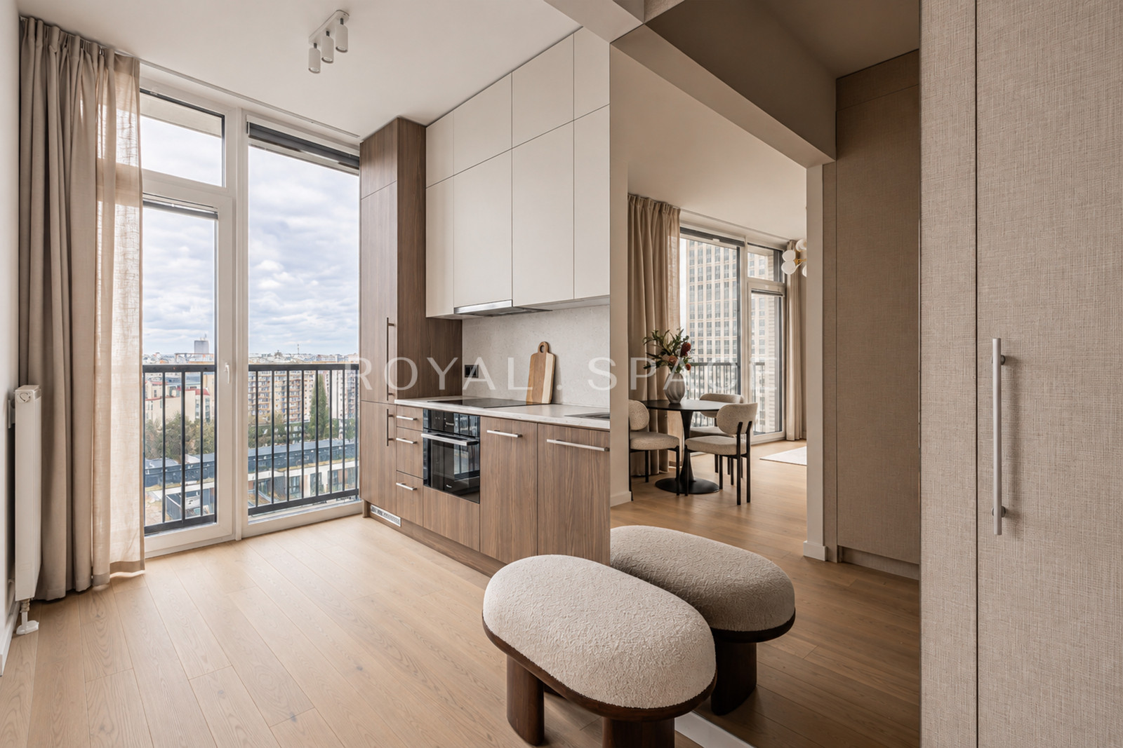 Corner 2-Bedroom Apartment on the 13th Floor | Browary