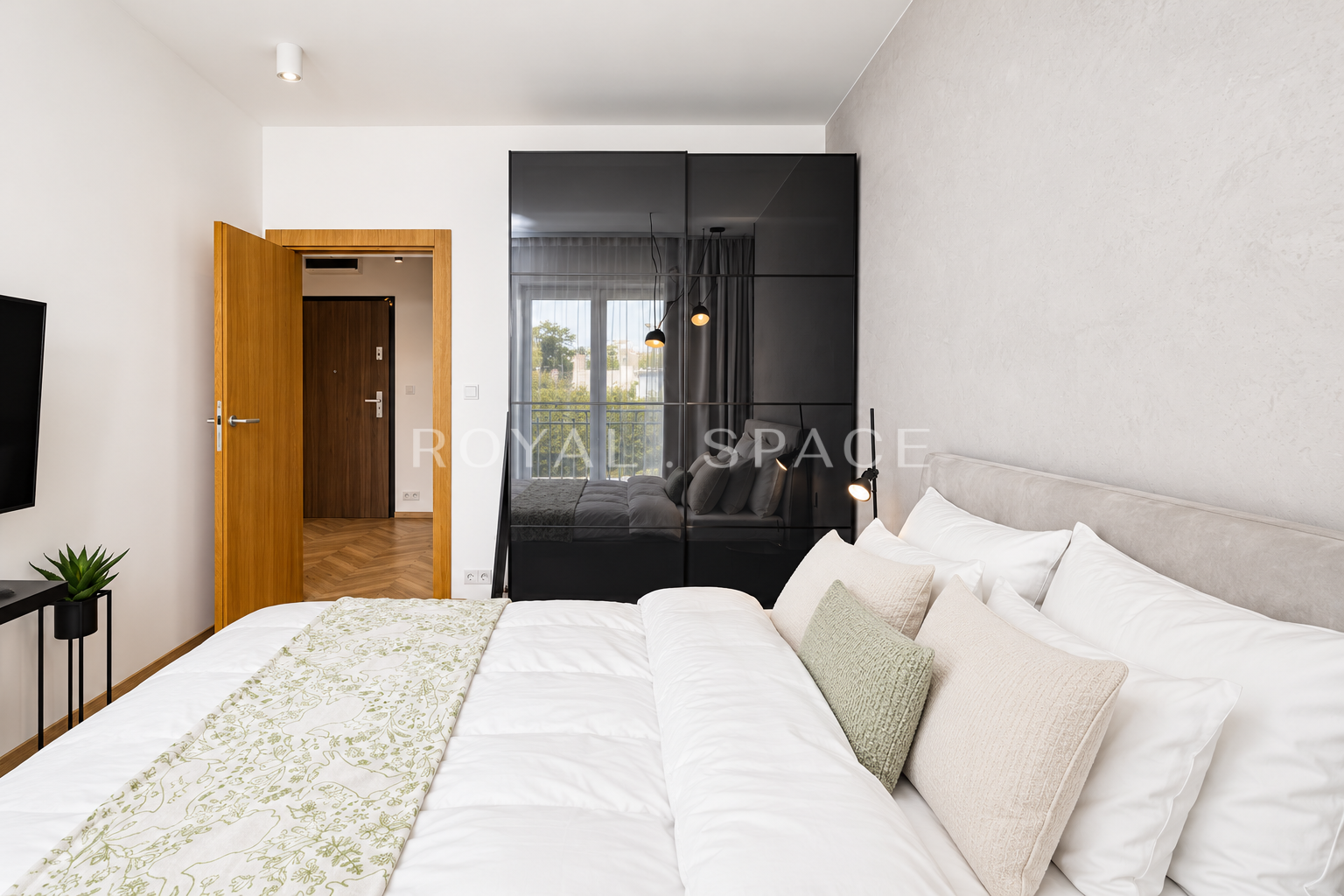 Стильні апартаменти з балконом | Steam Park