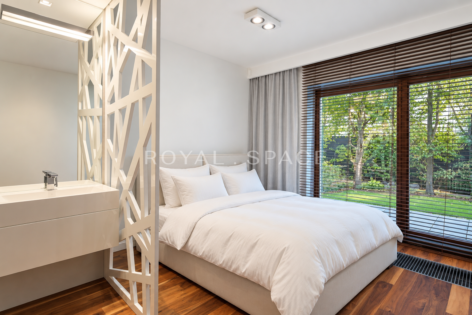 Apartment with a Private Garden in Wola Justowska!