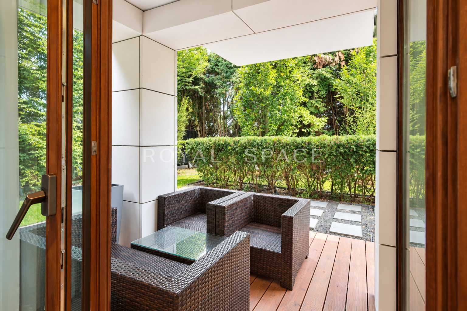 Apartment with a Private Garden in Wola Justowska!
