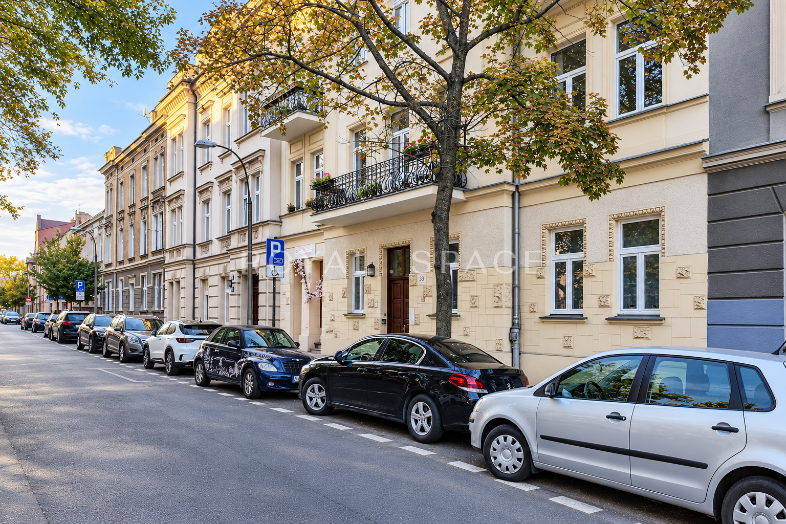 Luxurious apartment in a tenement house