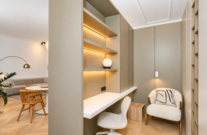 Luxurious apartment in a tenement house