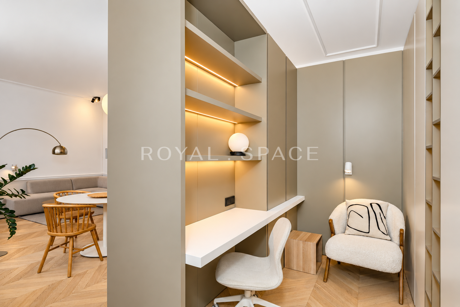 Luxurious apartment in a tenement house
